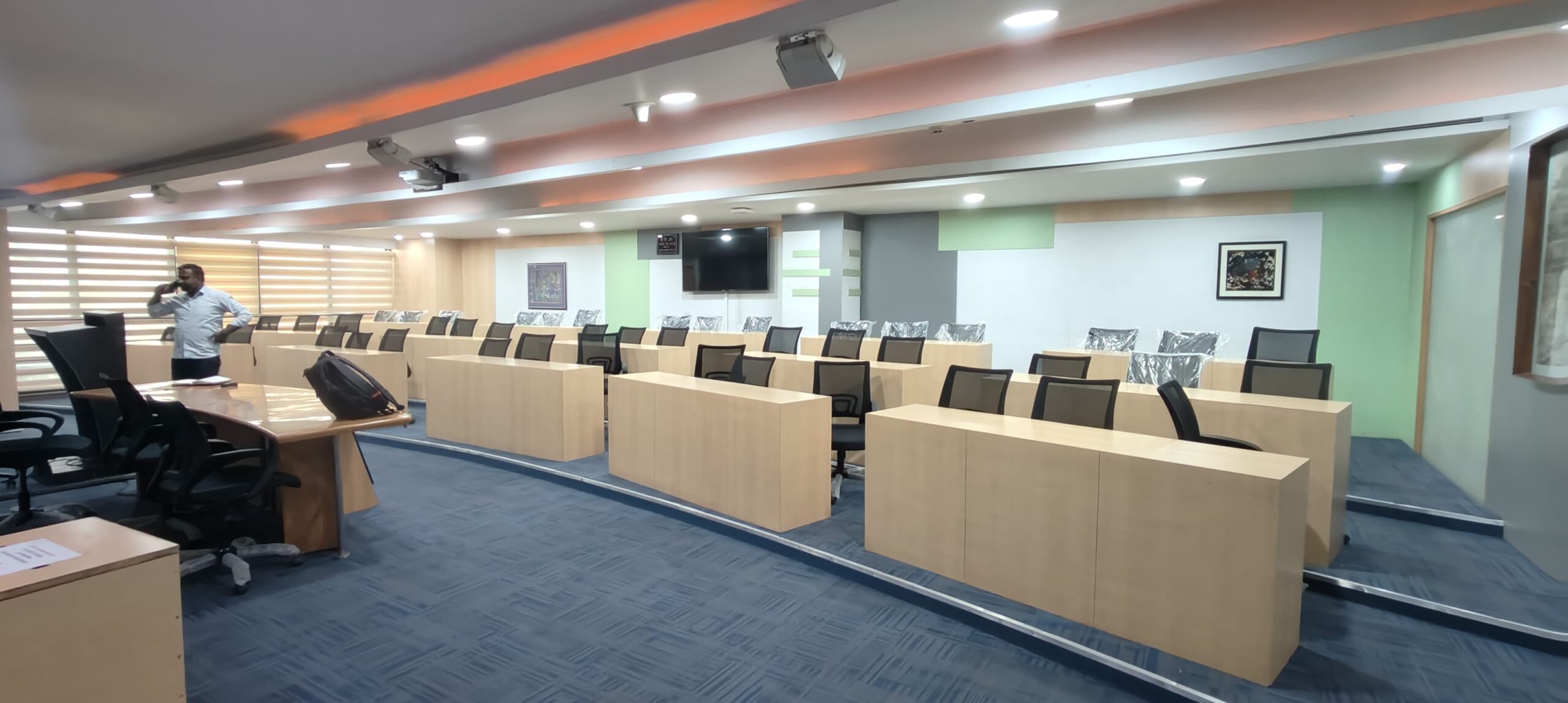 Lumi LP37-810T heavy-duty tilt mount install Bangalore Metro