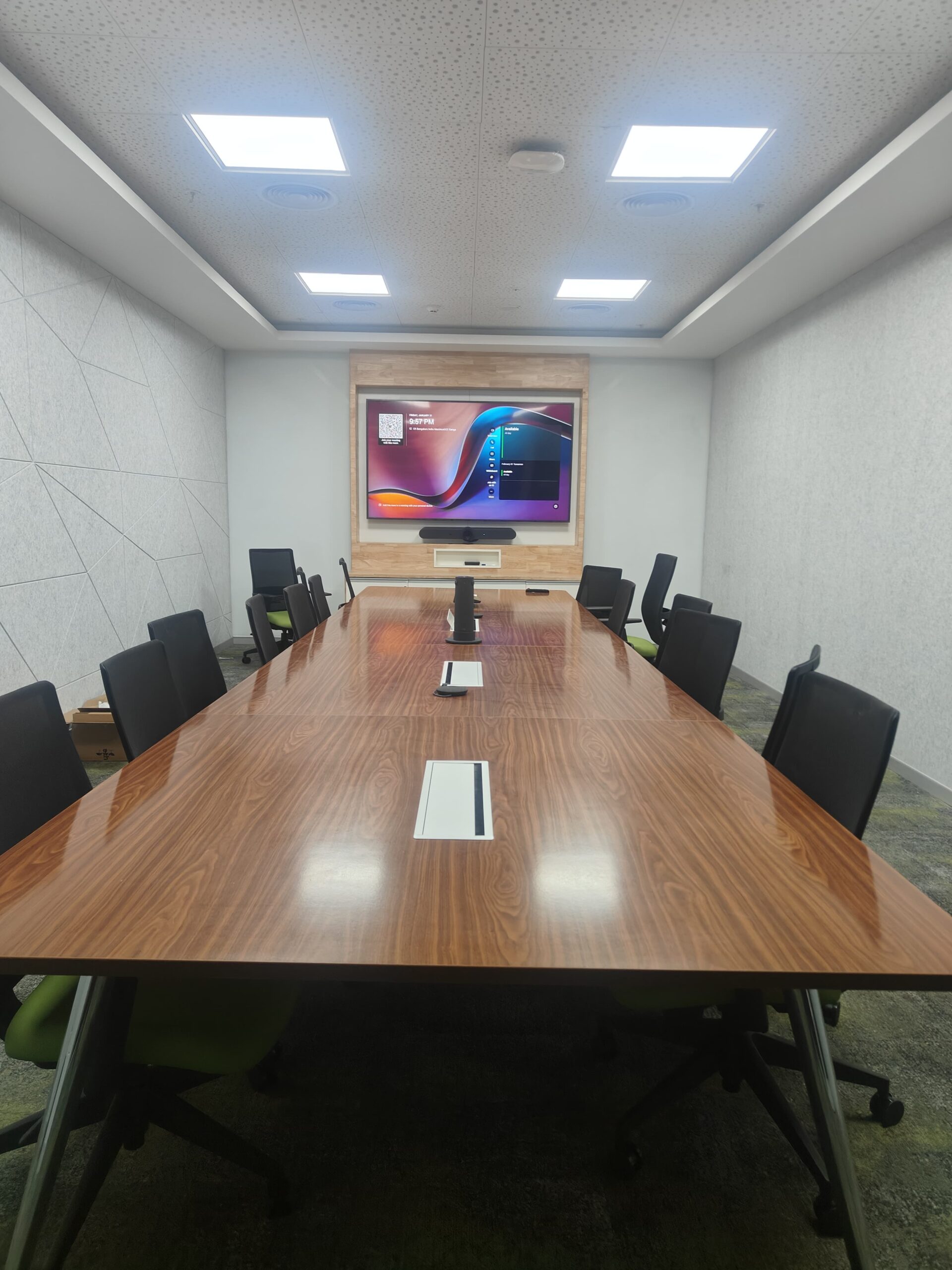 Rally Bar Graphite hybrid meeting room